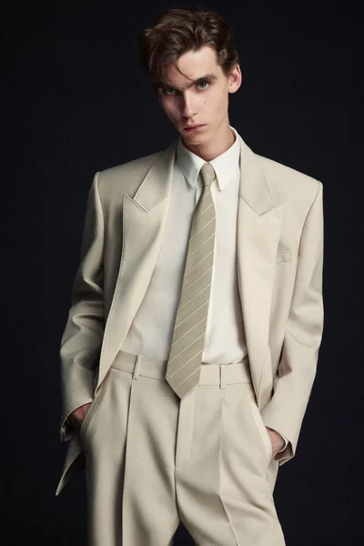 Look 10